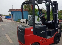 江西諾力2噸電動叉車交永州客戶使用