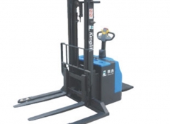 KLD寬腿型 電動堆高車