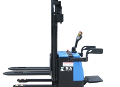 KLD20型 全電動堆高車（2T）