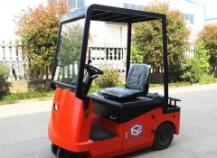 雨棚電動牽引車