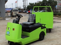 電動牽引車帶拖車