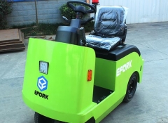 小型坐駕式電動牽引車