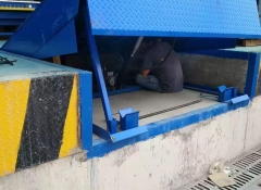 江西長沙凱卓立貨臺高度調(diào)節(jié)板批量交付長沙中通倉庫