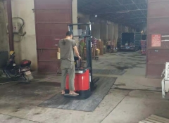 河南長(zhǎng)沙電動(dòng)叉車(chē)租賃，凱卓立叉車(chē)租賃案例