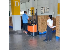 河南電動(dòng)叉車(chē)