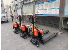 河南電動(dòng)叉車(chē)