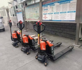 電動(dòng)叉車(chē)